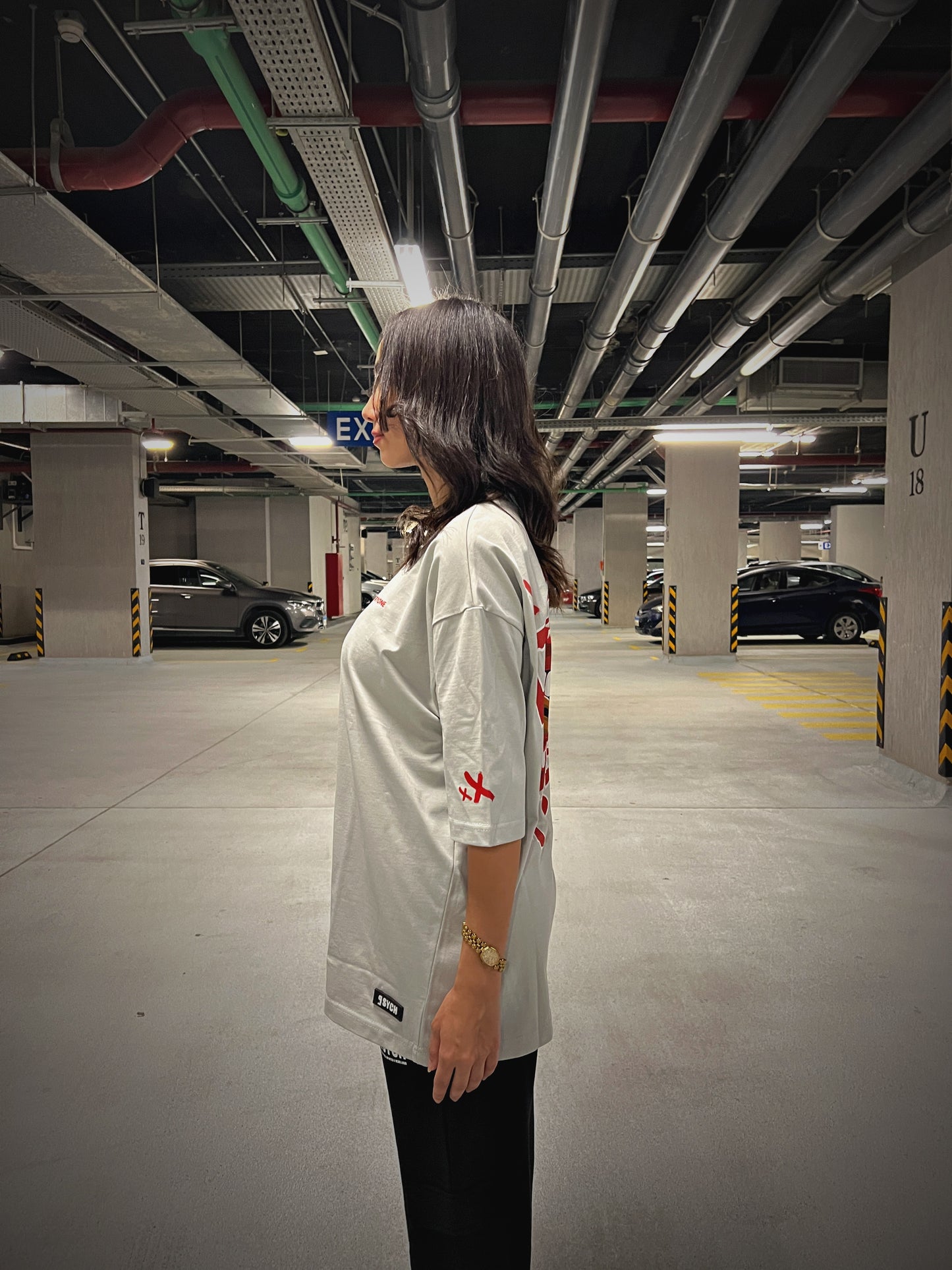 FAKE KISS OVERSIZED TEE