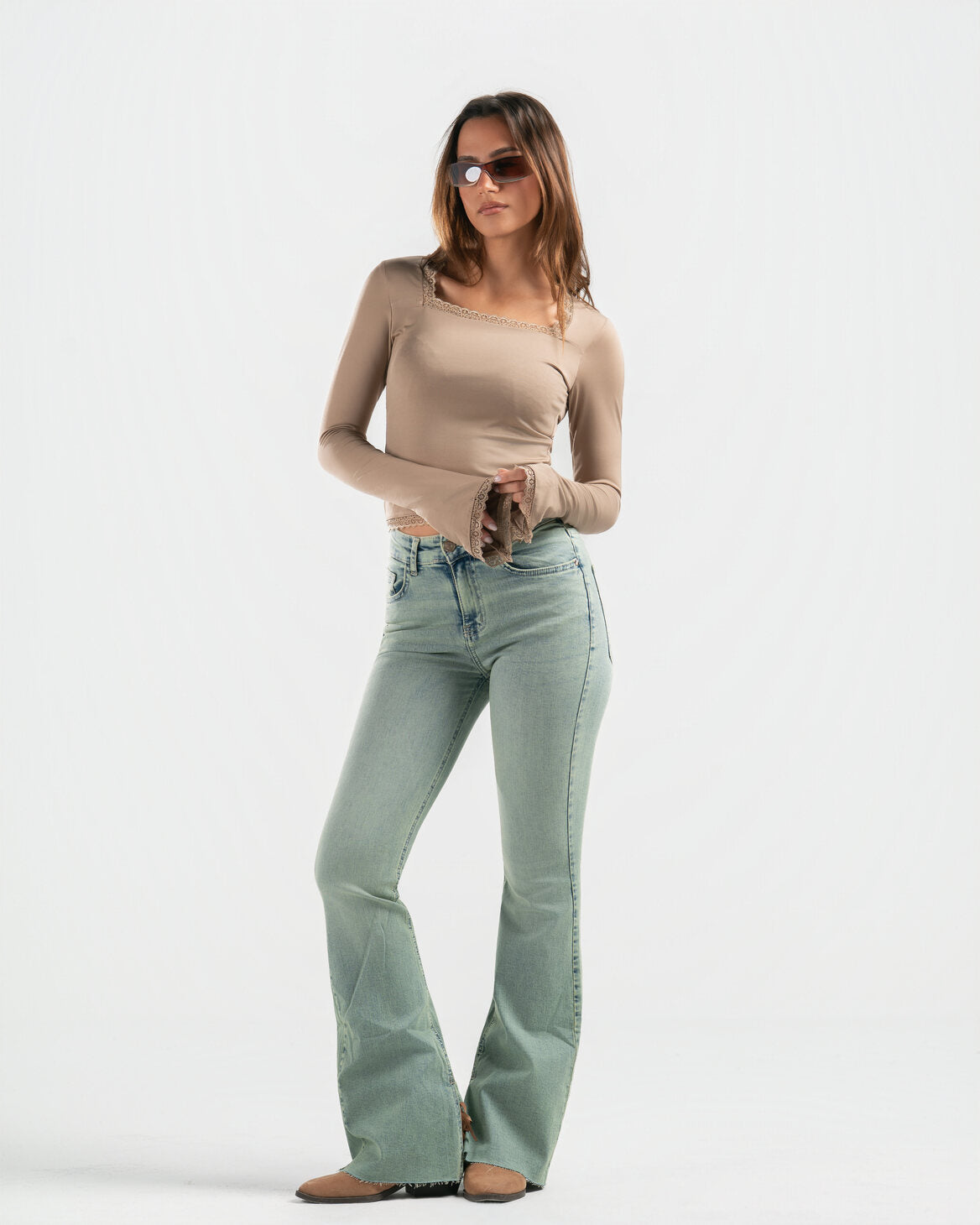 NUDE SQUARE LACE TOP