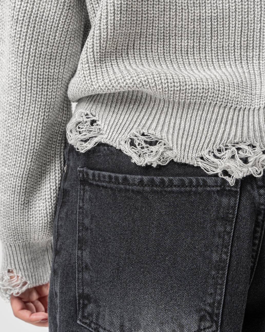 Ripped Pullover in Light Grey