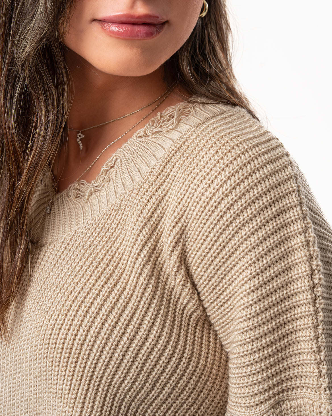 Ripped Pullover in Beige