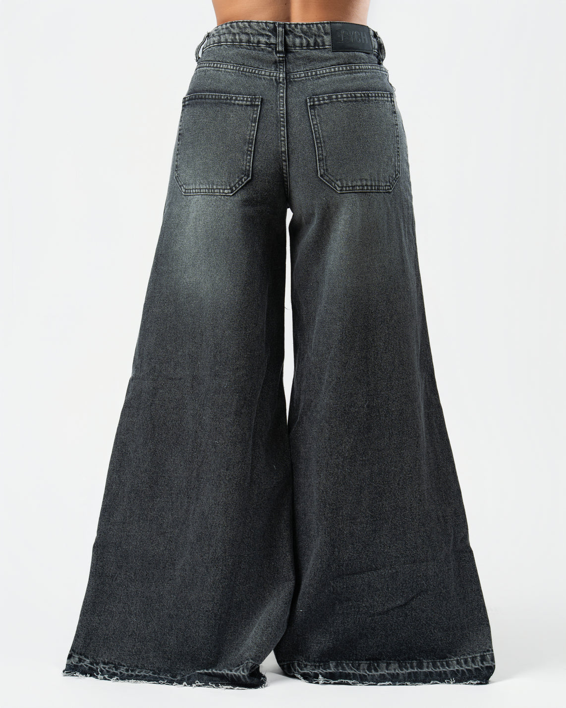 Pattes D’éléphant Jeans in Black