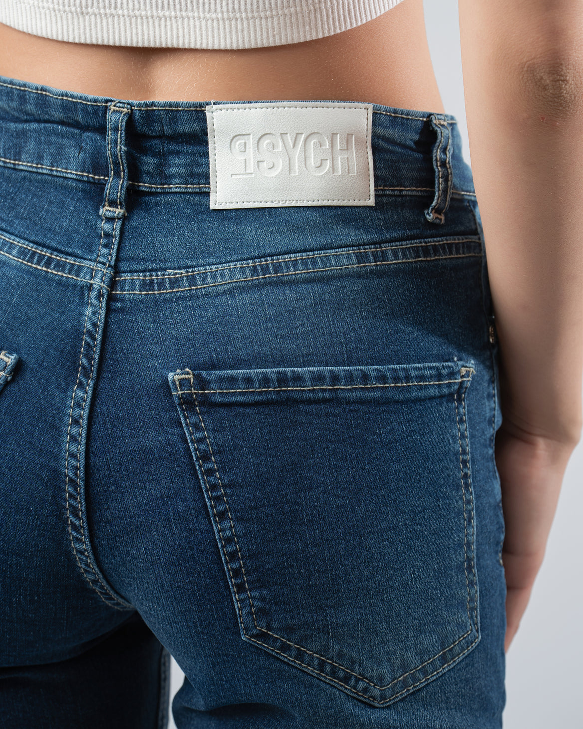 Flared Jeans in Dark Blue