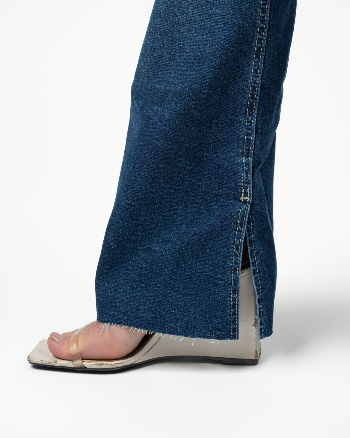 Flared Jeans in Dark Blue