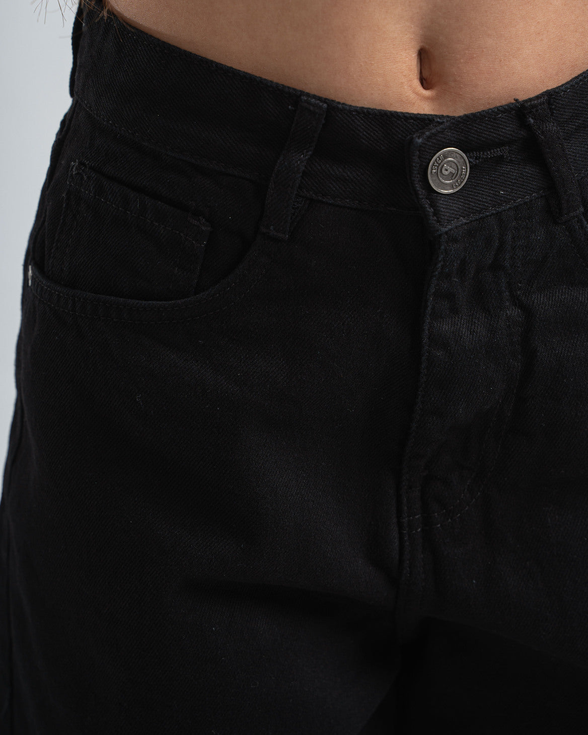 THE 90s BLOWOUT IN BLACK