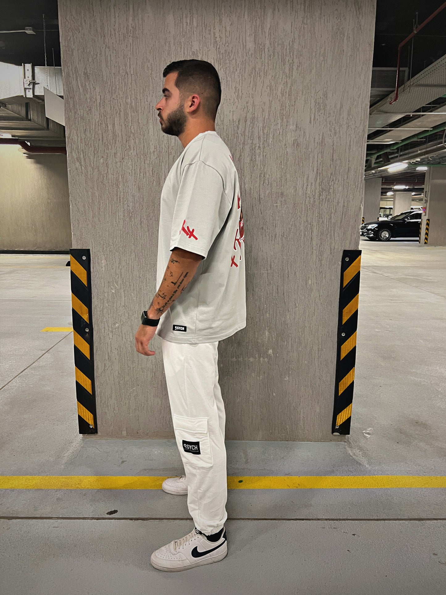 FAKE KISS OVERSIZED TEE