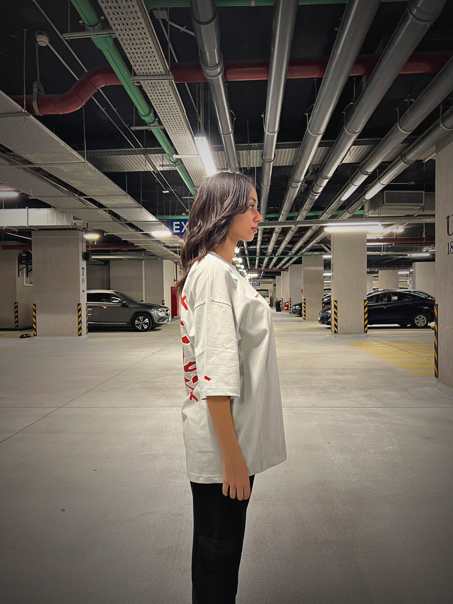 FAKE KISS OVERSIZED TEE