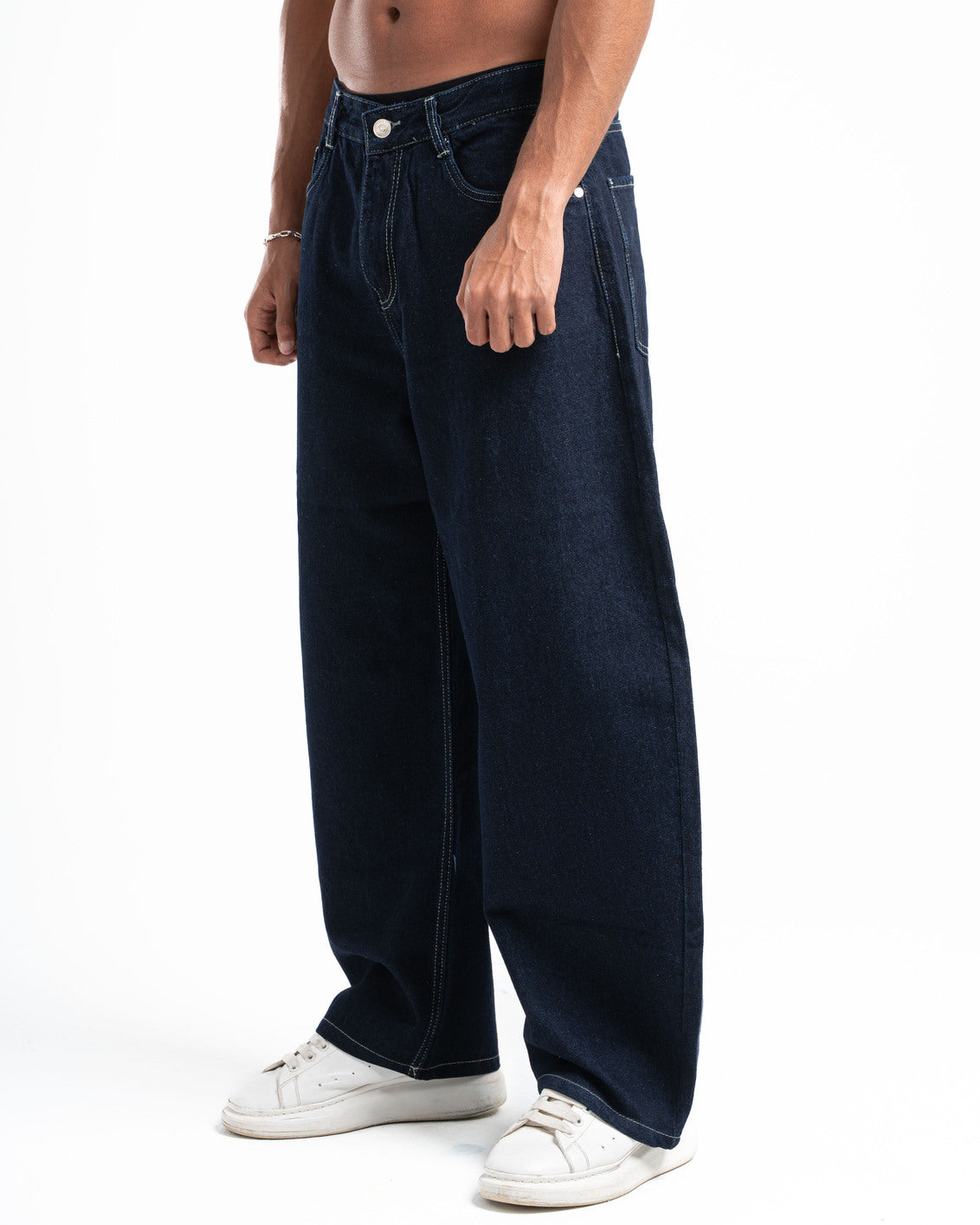 THE 90s BLOWOUT IN RAW JEANS