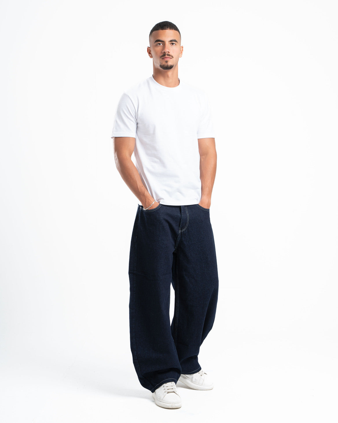 THE 90s BLOWOUT IN RAW JEANS