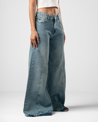 Pattes D’éléphant Jeans in Blue