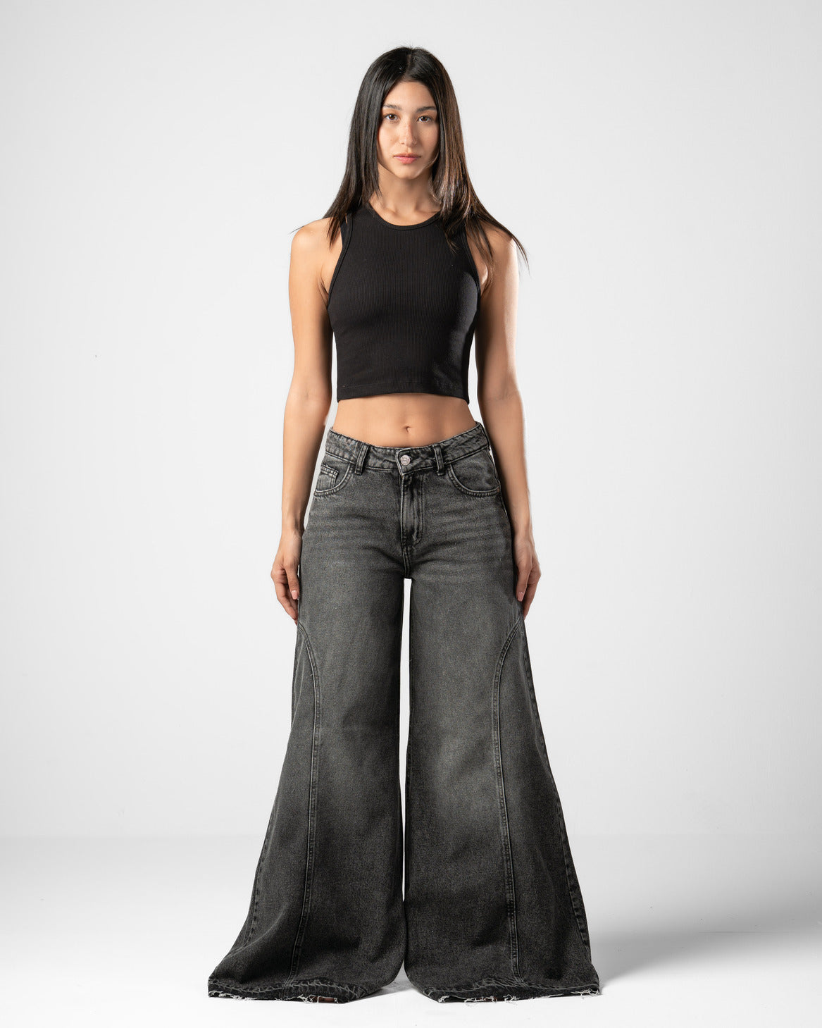 Pattes D’éléphant Jeans in Black