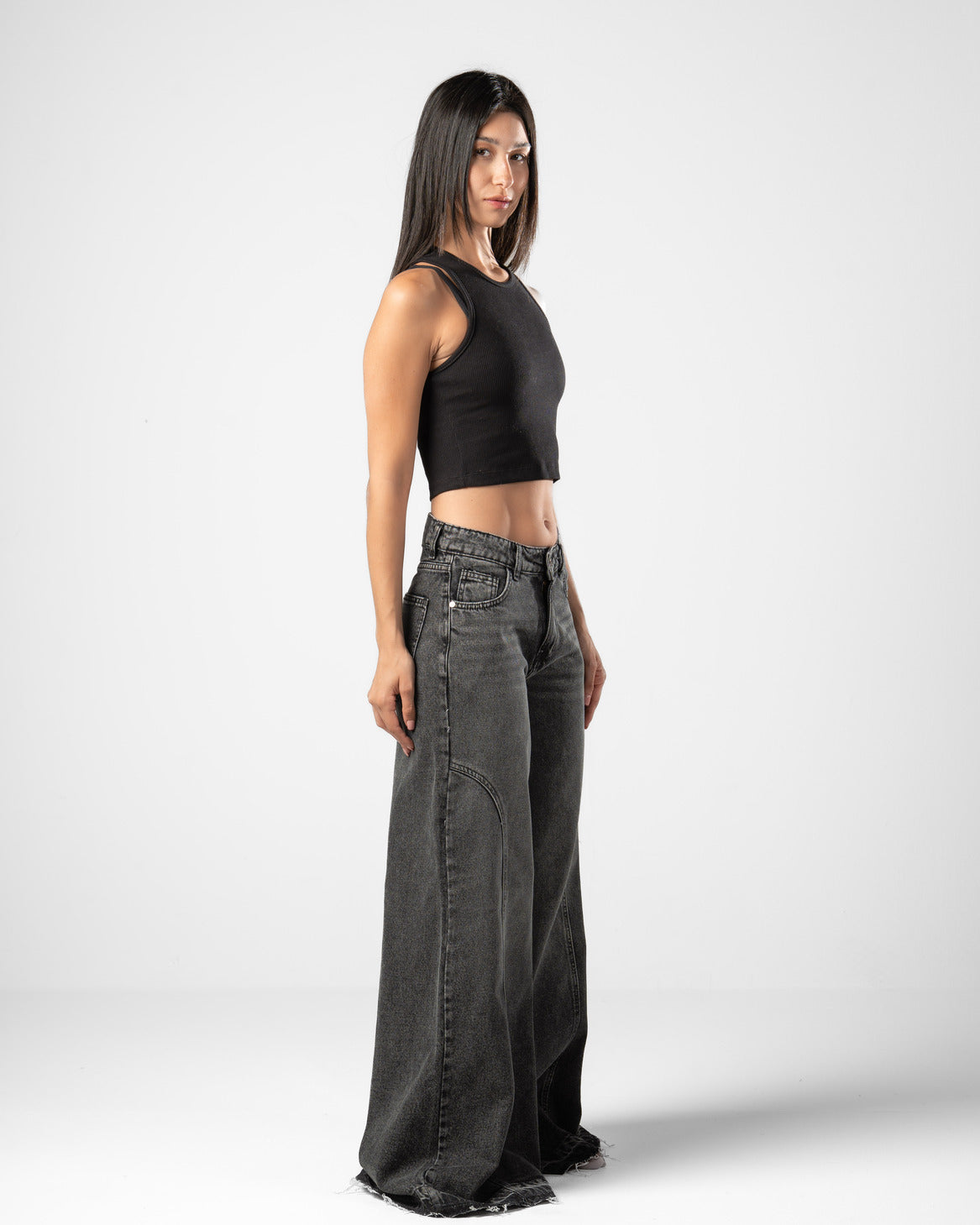 Pattes D’éléphant Jeans in Black