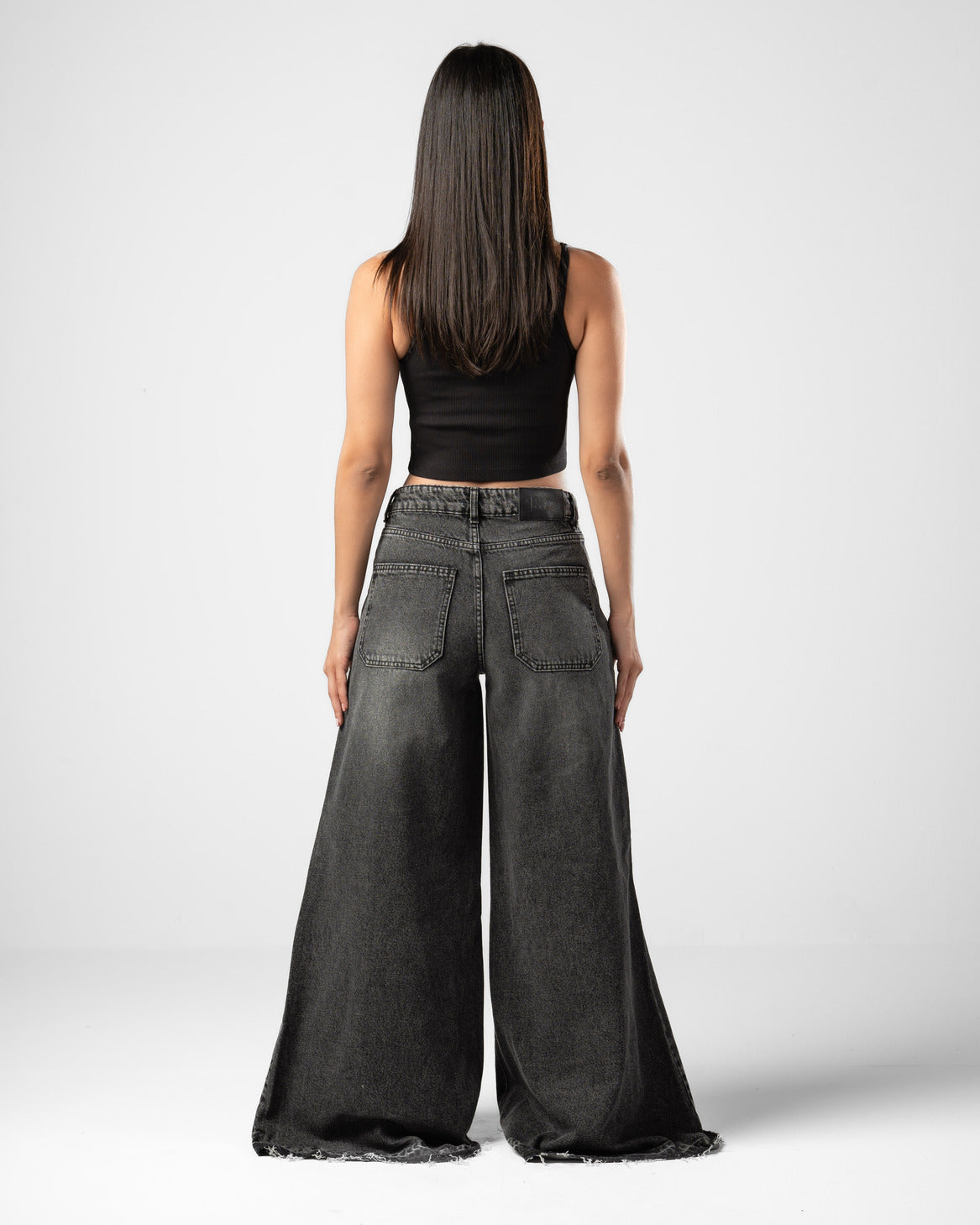 Pattes D’éléphant Jeans in Black