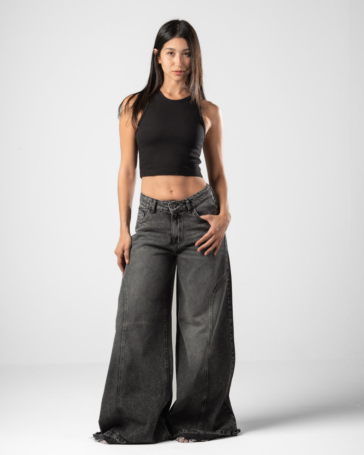 Pattes D’éléphant Jeans in Black