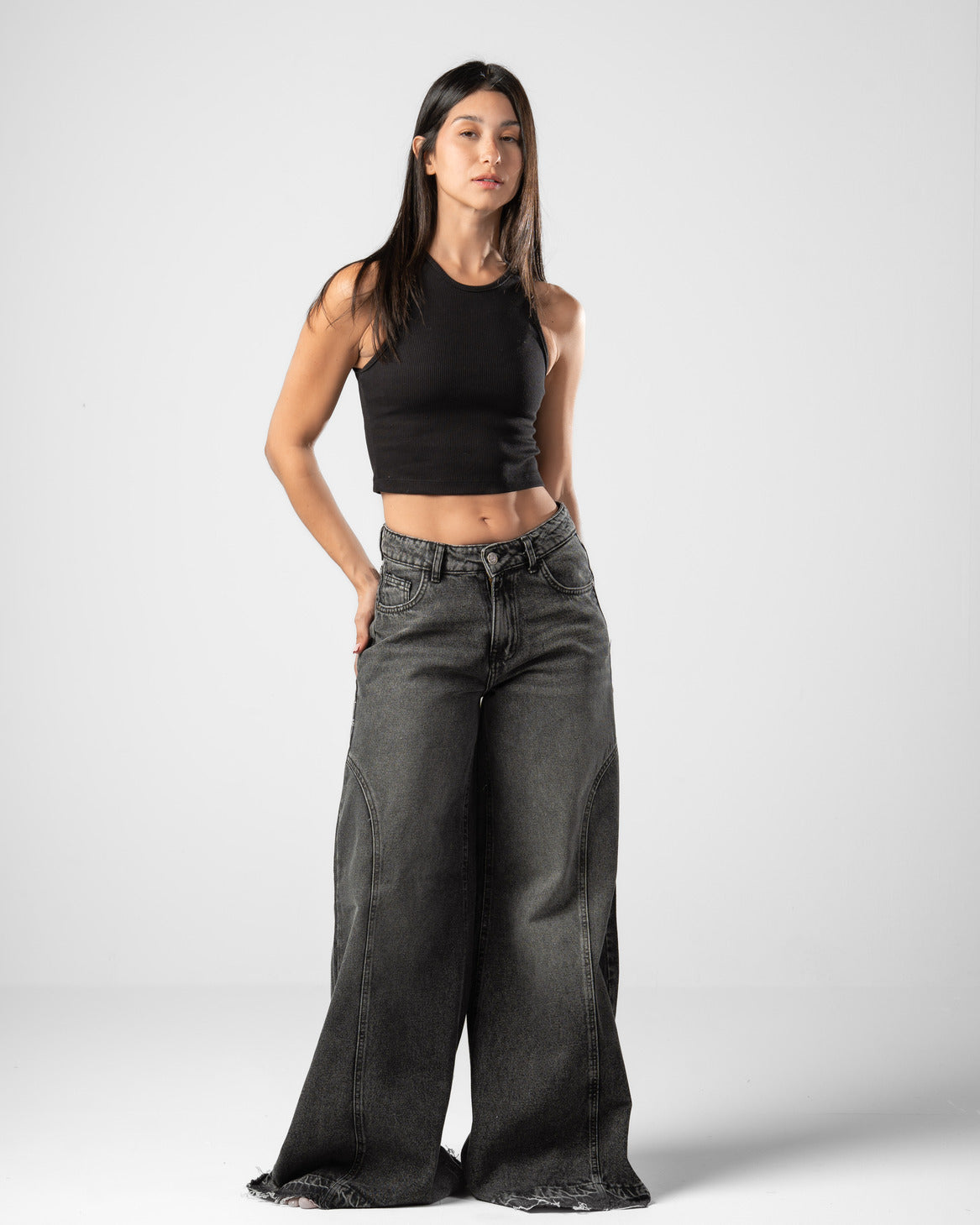 Pattes D’éléphant Jeans in Black