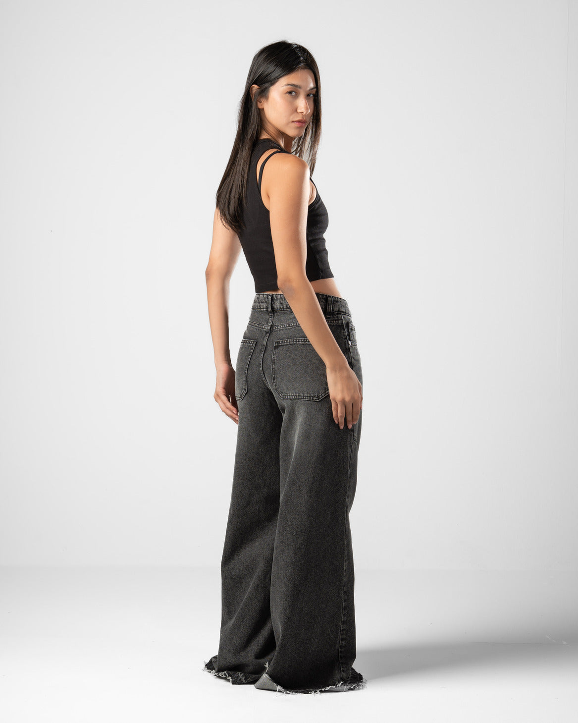 Pattes D’éléphant Jeans in Black