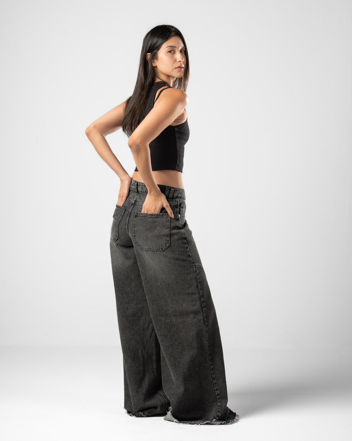 Pattes D’éléphant Jeans in Black