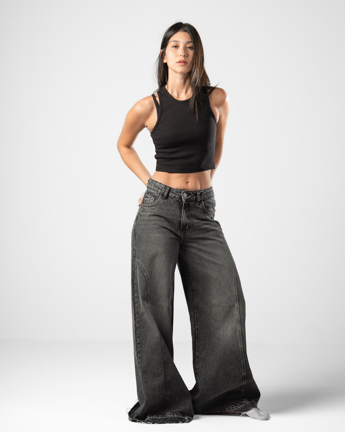 Pattes D’éléphant Jeans in Black