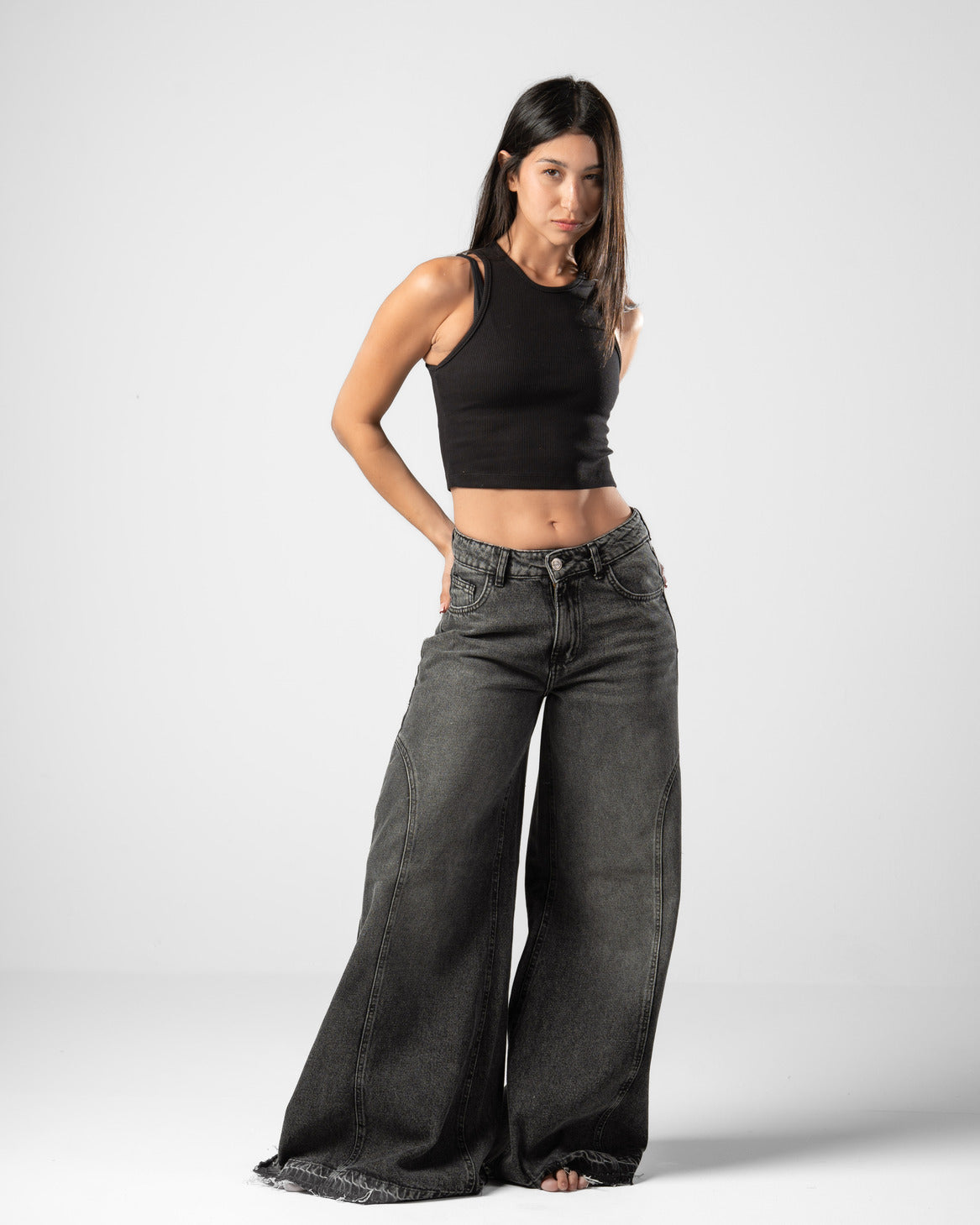 Pattes D’éléphant Jeans in Black