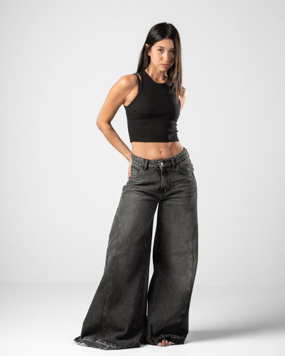 Pattes D’éléphant Jeans in Black