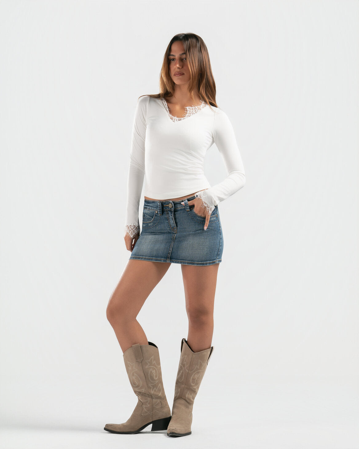 WHITE V LACE TOP