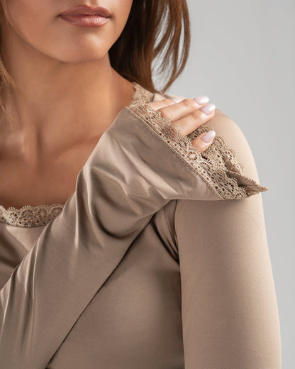 NUDE SQUARE LACE TOP