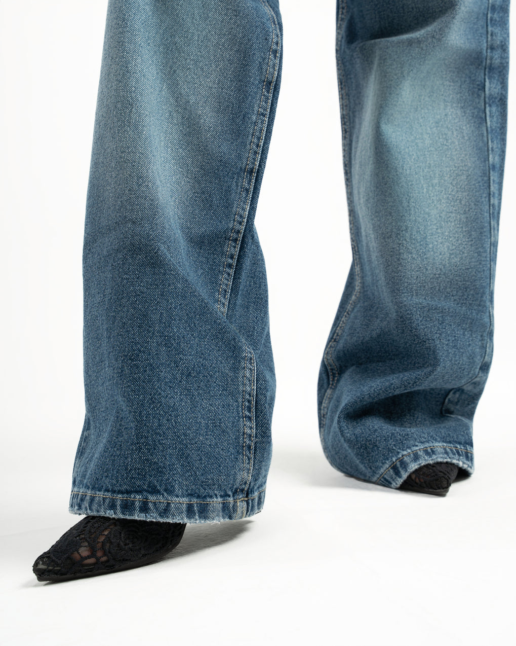 Mid Blue Women Straight Jeans