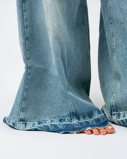 Pattes D’éléphant Jeans in Blue