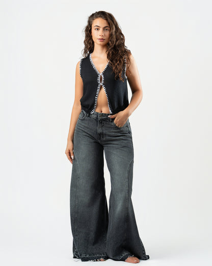 Pattes D’éléphant Jeans in Black