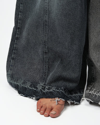 Pattes D’éléphant Jeans in Black