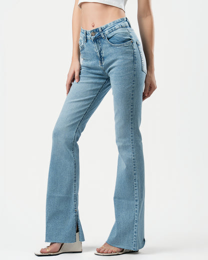 Flared Jeans in Light Blue