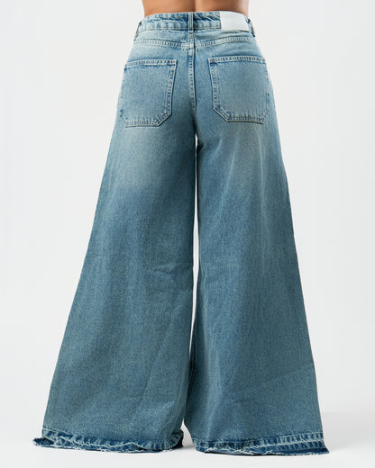 Pattes D’éléphant Jeans in Blue