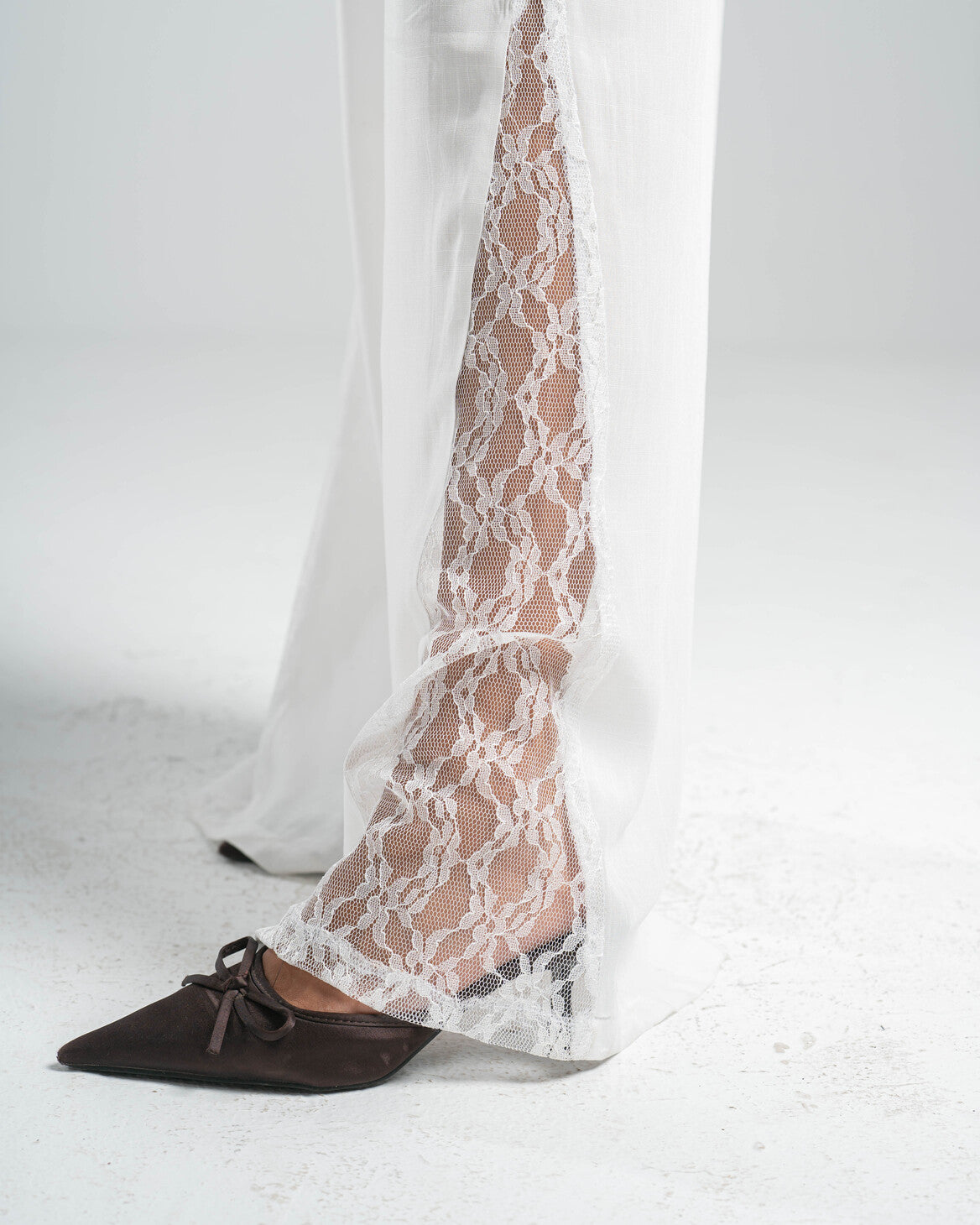 WHITE LACE FLOW PANTS