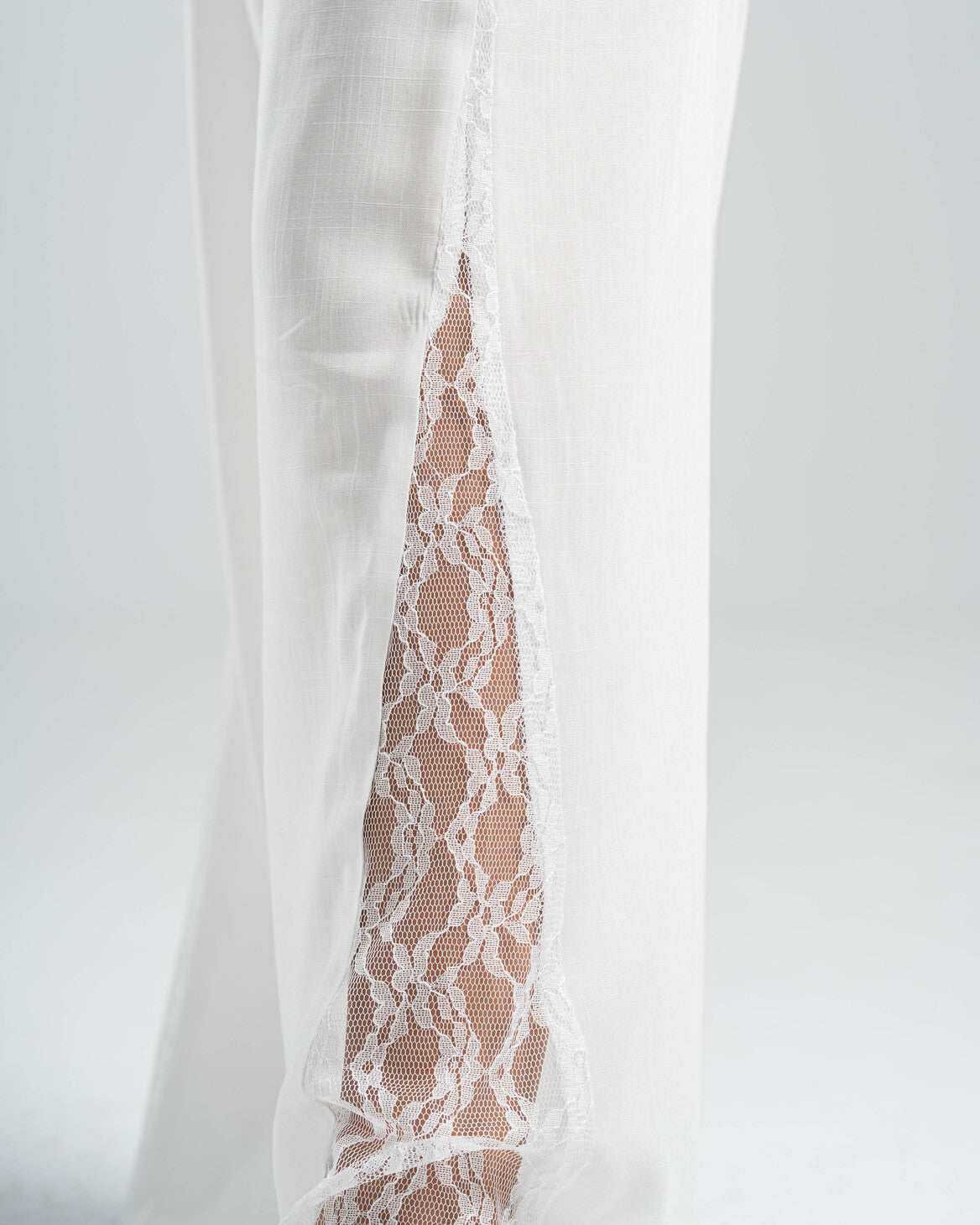 WHITE LACE FLOW PANTS
