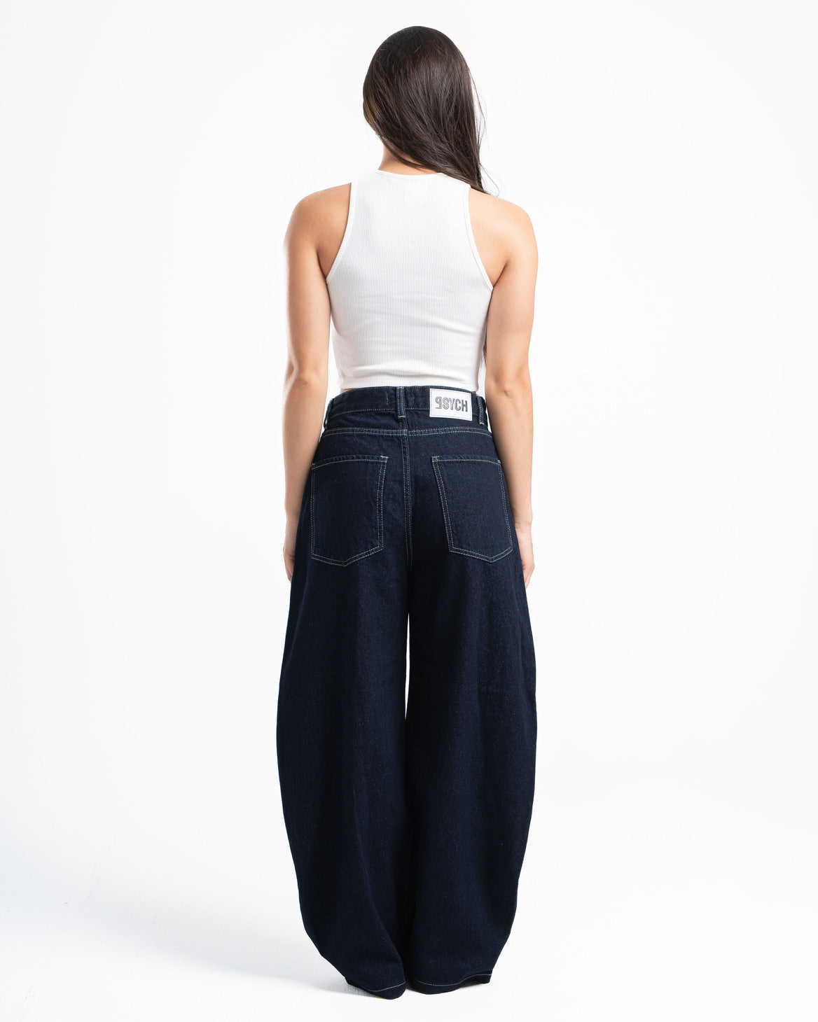 THE 90s BLOWOUT IN RAW JEANS