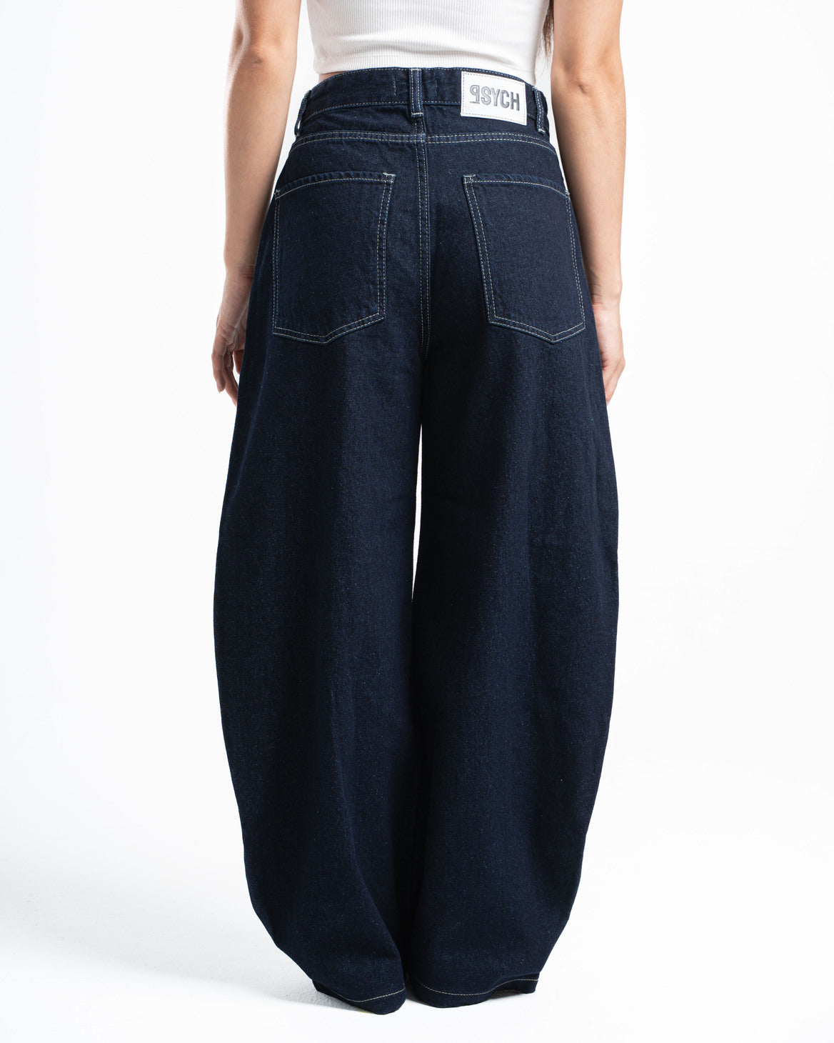 THE 90s BLOWOUT IN RAW JEANS