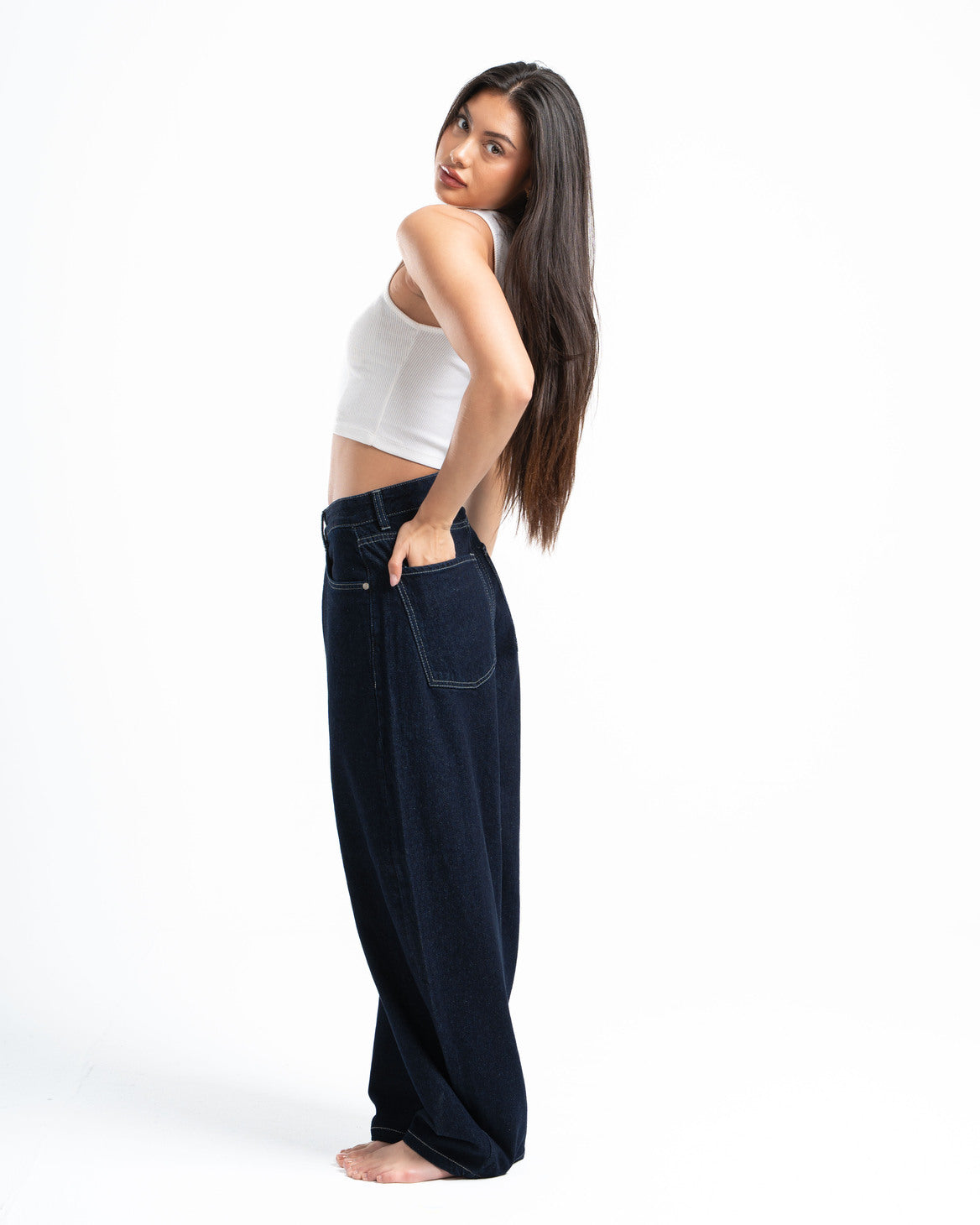THE 90s BLOWOUT IN RAW JEANS