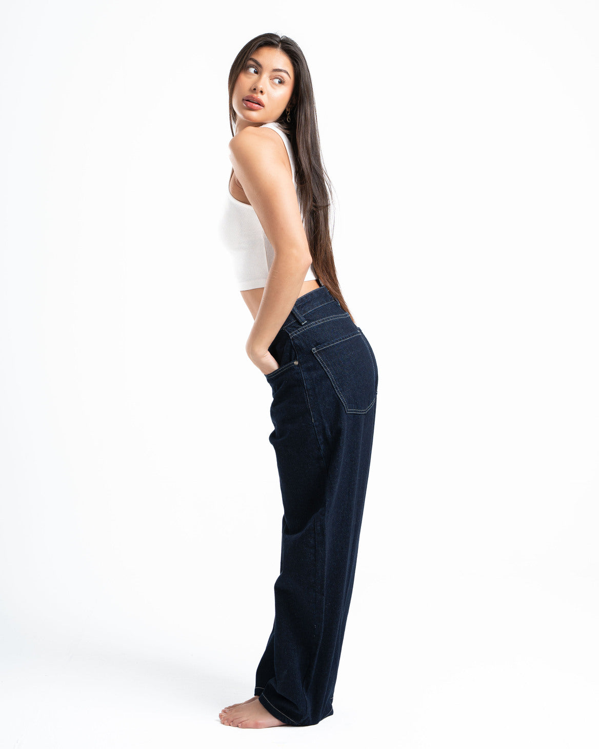 THE 90s BLOWOUT IN RAW JEANS