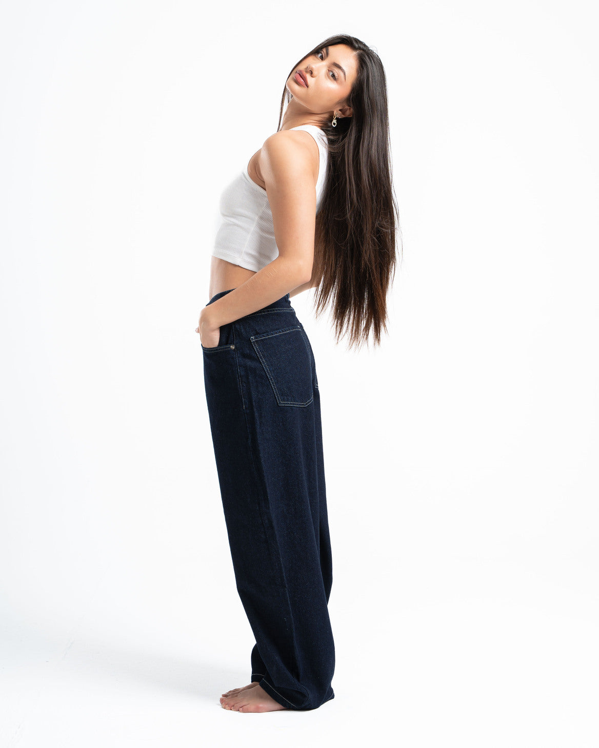 THE 90s BLOWOUT IN RAW JEANS