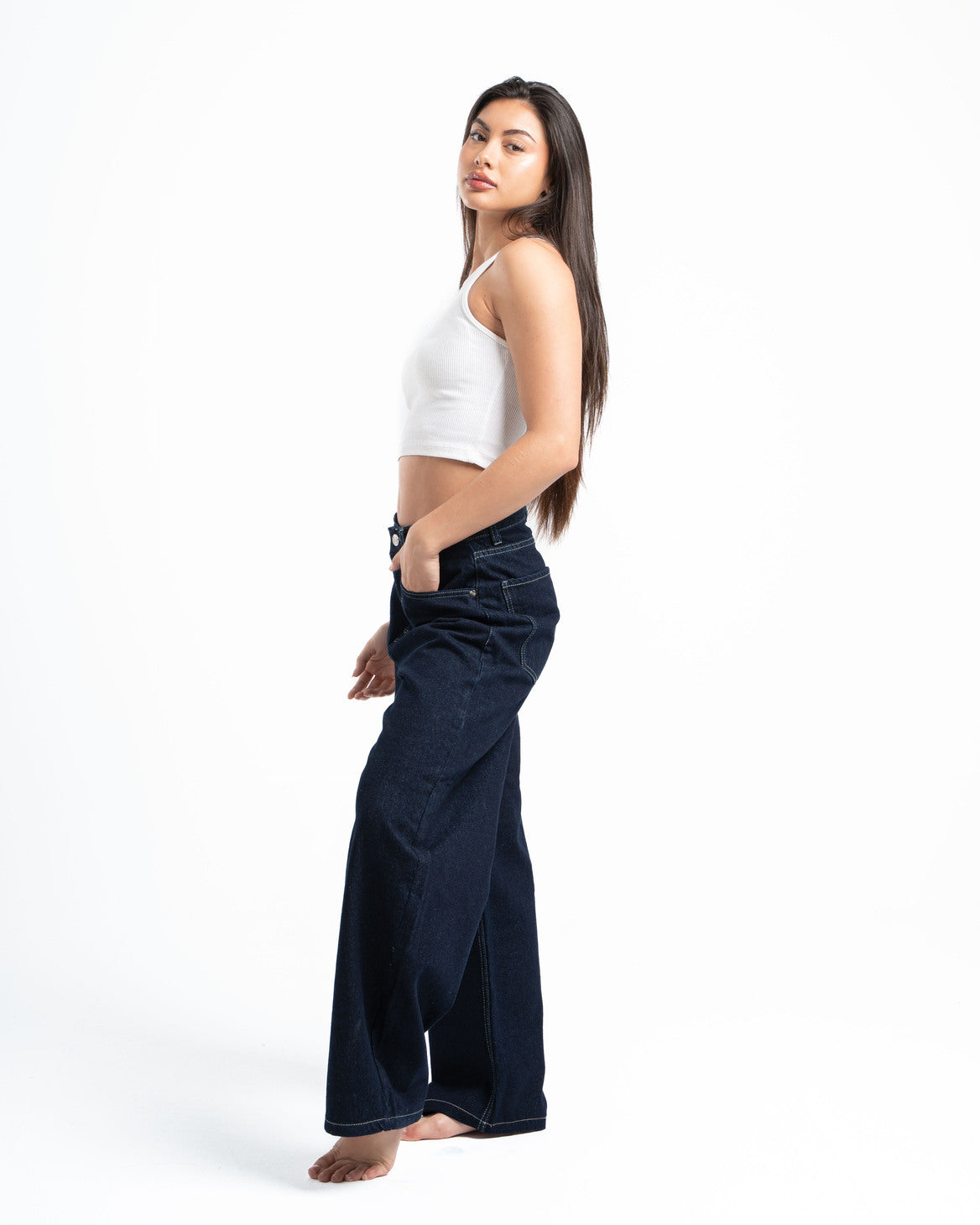 THE 90s BLOWOUT IN RAW JEANS