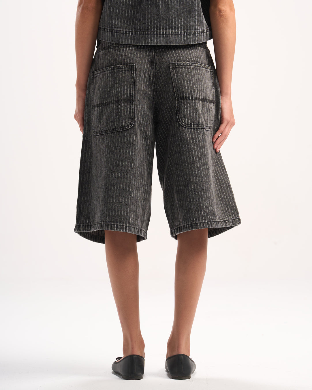 DARK GREY STRIPED JORTS