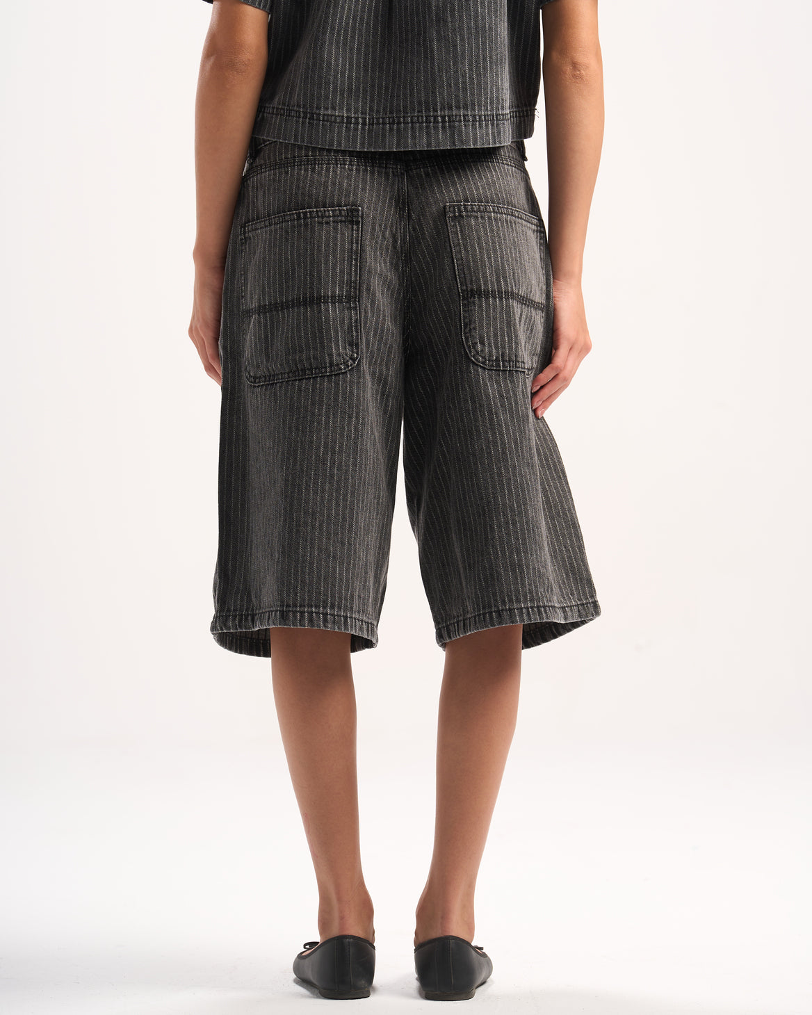 DARK GREY STRIPED JORTS
